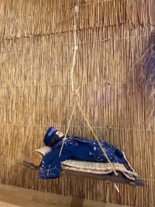 ウポポイの伝統的コタン内にあるゆりかご