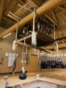 ウポポイの伝統的コタン内にある囲炉裏