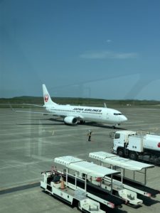 たんちょう釧路空港に到着したJAL便
