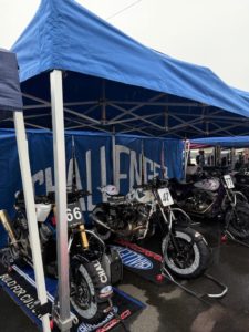 長瀬さんと西田さんのレースバイク